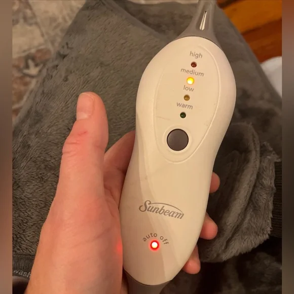 Sunbeam preowned heating pad wraps around body for pain relief gray soft - Picture 3 of 7